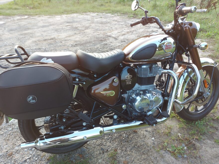 Mein Royal Enfield Motorrad Test: Autobahn & Berge